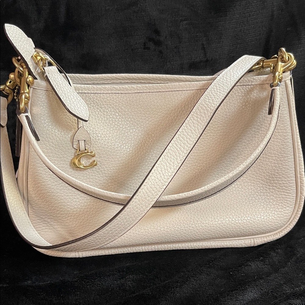 👛200- Coach Ivory Leather Shoulder Bag with Gold Accents